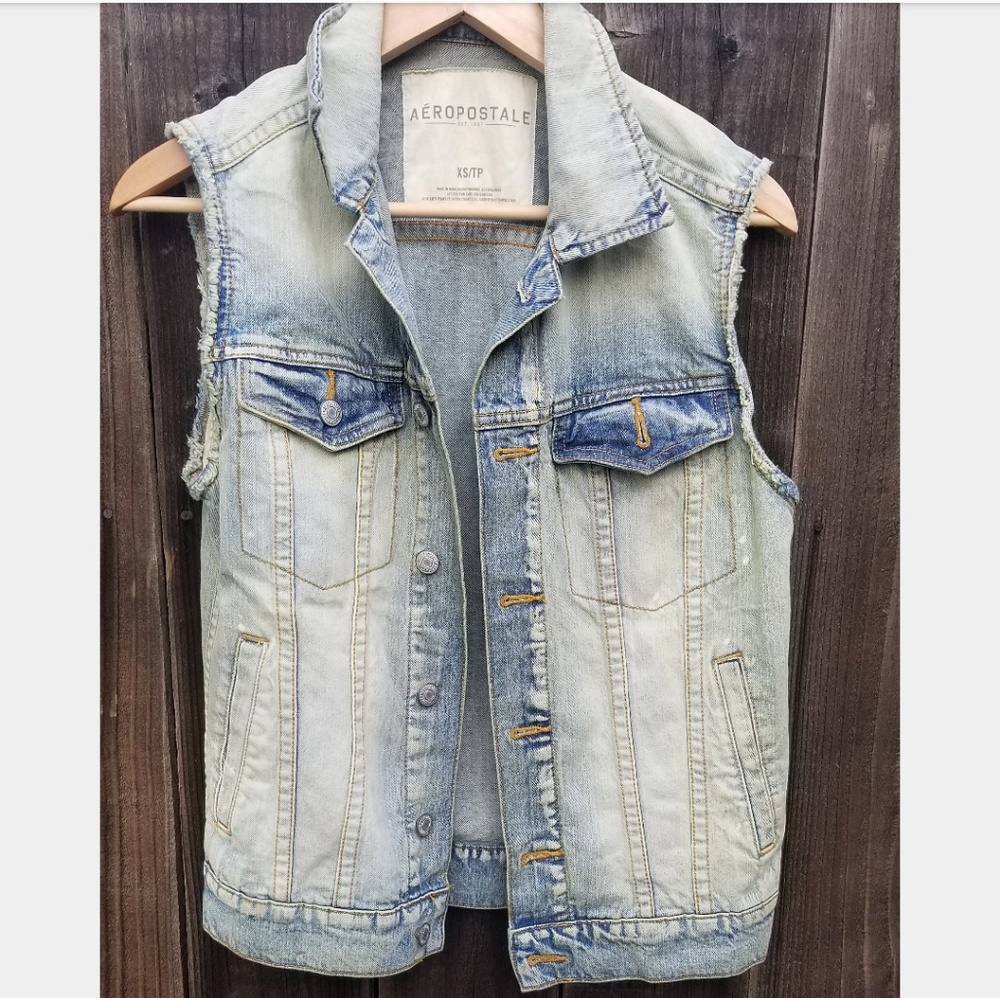 Aeropostale faded jean vest size xs mens